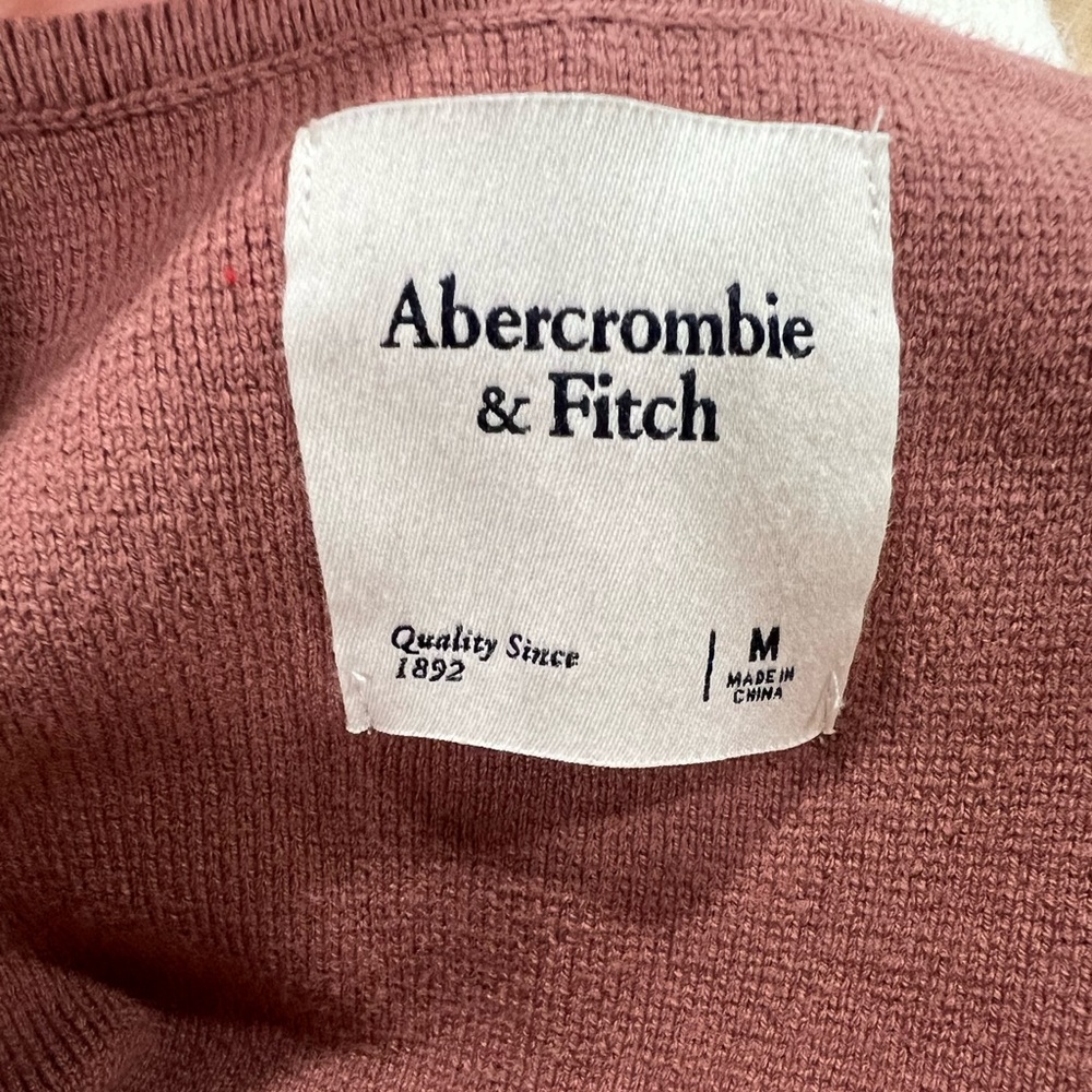 Abercrombie sweater dress. Very stretchy and so comfortable. Size medium. - Picture 4 of 4